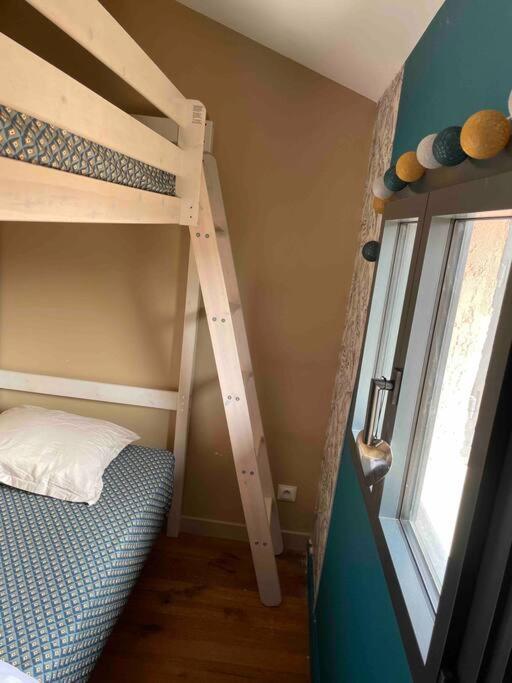 Logements Chaleureux Dans Maison Avec Piscine A 35 Min De Lyon Alix Exterior foto
